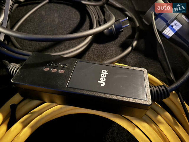 Білий Джип Compass, об'ємом двигуна 1.33 л та пробігом 46 тис. км за 35000 $, фото 32 на Automoto.ua