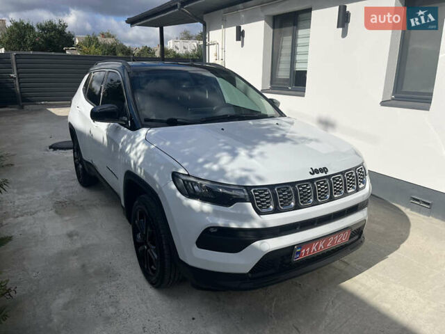 Білий Джип Compass, об'ємом двигуна 2.4 л та пробігом 93 тис. км за 17500 $, фото 4 на Automoto.ua
