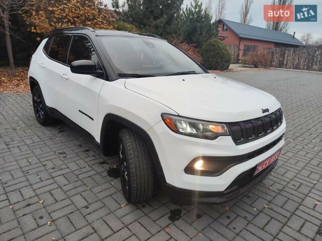 Белый Джип Компас, объемом двигателя 2.36 л и пробегом 60 тыс. км за 19899 $, фото 1 на Automoto.ua