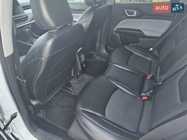 Белый Джип Компас, объемом двигателя 2.36 л и пробегом 18 тыс. км за 21300 $, фото 14 на Automoto.ua