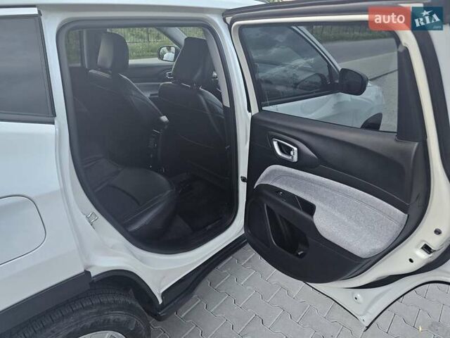 Белый Джип Компас, объемом двигателя 2.36 л и пробегом 18 тыс. км за 21300 $, фото 19 на Automoto.ua