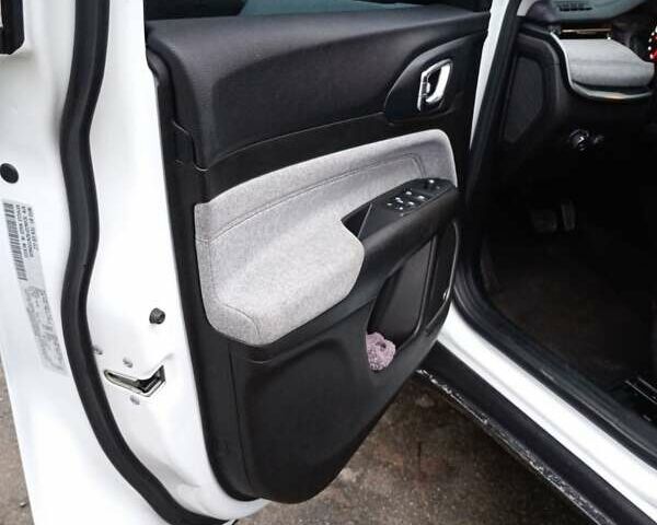 Белый Джип Компас, объемом двигателя 2.4 л и пробегом 20 тыс. км за 19999 $, фото 13 на Automoto.ua