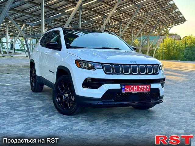 Білий Джип Compass, об'ємом двигуна 2.4 л та пробігом 210 тис. км за 18900 $, фото 4 на Automoto.ua