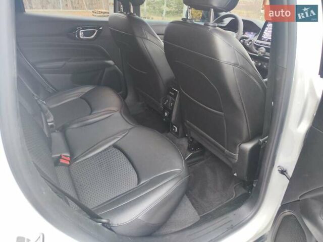 Белый Джип Компас, объемом двигателя 2.36 л и пробегом 60 тыс. км за 19899 $, фото 13 на Automoto.ua