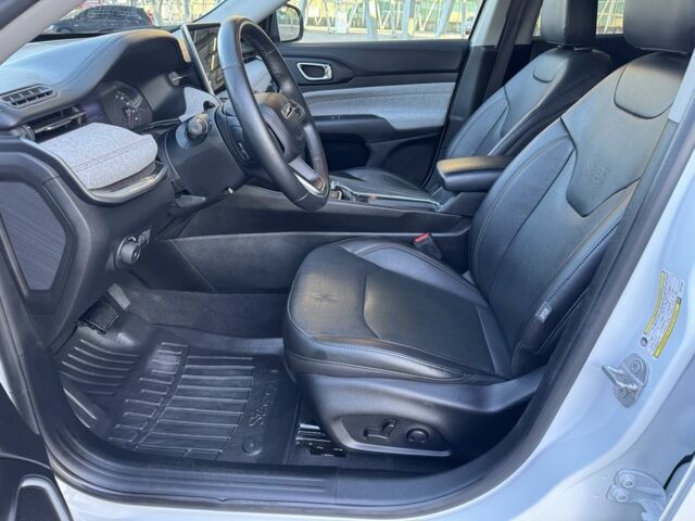 Білий Джип Compass, об'ємом двигуна 2.4 л та пробігом 21 тис. км за 21500 $, фото 8 на Automoto.ua