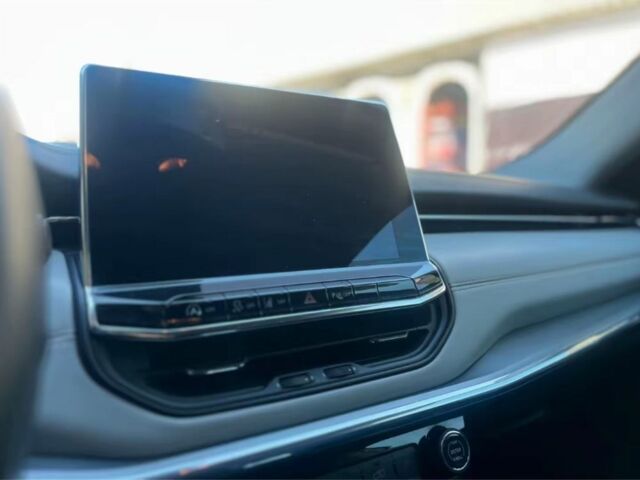 Білий Джип Compass, об'ємом двигуна 2.4 л та пробігом 93 тис. км за 17900 $, фото 9 на Automoto.ua