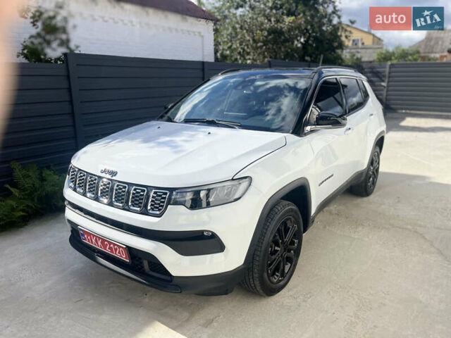 Білий Джип Compass, об'ємом двигуна 2.4 л та пробігом 93 тис. км за 17500 $, фото 6 на Automoto.ua