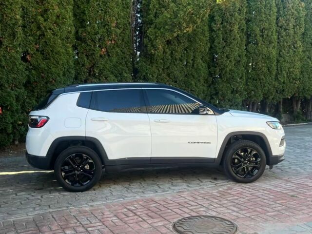 Білий Джип Compass, об'ємом двигуна 2.4 л та пробігом 93 тис. км за 17900 $, фото 2 на Automoto.ua