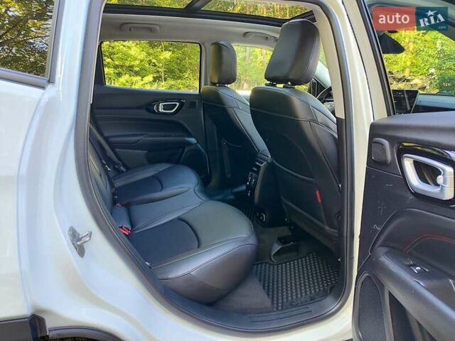 Белый Джип Компас, объемом двигателя 2.36 л и пробегом 44 тыс. км за 19500 $, фото 48 на Automoto.ua