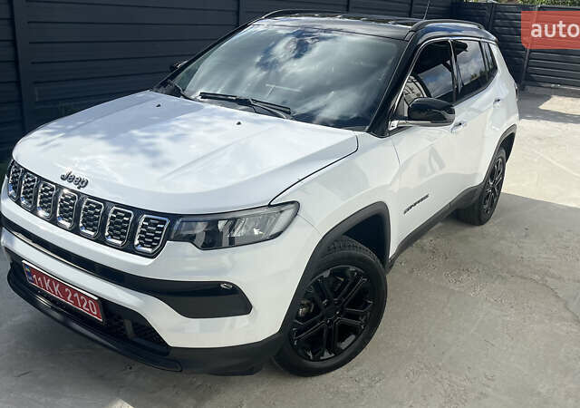Білий Джип Compass, об'ємом двигуна 2.4 л та пробігом 93 тис. км за 17500 $, фото 16 на Automoto.ua