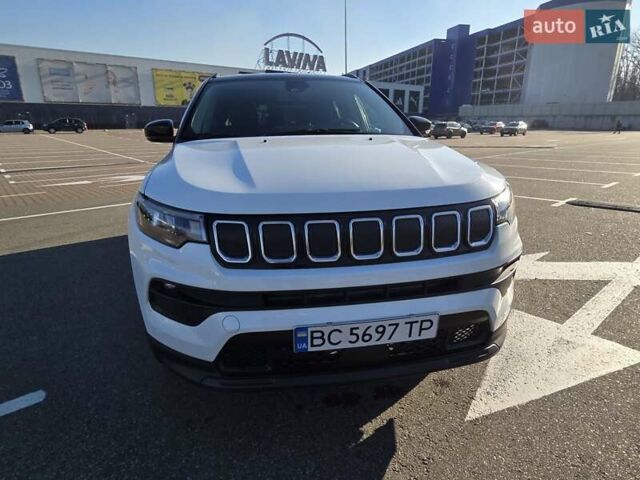 Белый Джип Компас, объемом двигателя 2.36 л и пробегом 95 тыс. км за 17800 $, фото 1 на Automoto.ua