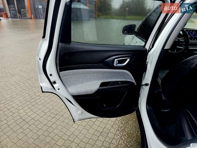 Белый Джип Компас, объемом двигателя 2.36 л и пробегом 28 тыс. км за 22499 $, фото 34 на Automoto.ua