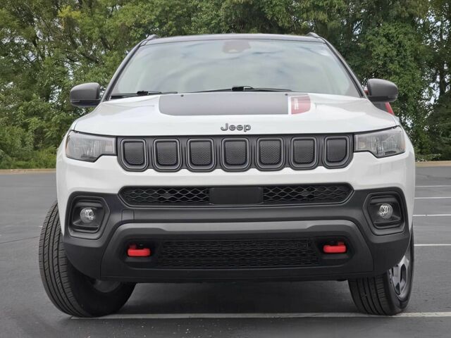Білий Джип Compass, об'ємом двигуна 2.4 л та пробігом 23 тис. км за 11000 $, фото 1 на Automoto.ua