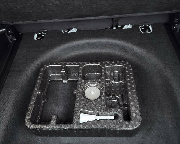 Белый Джип Компас, объемом двигателя 2 л и пробегом 30 тыс. км за 21999 $, фото 61 на Automoto.ua