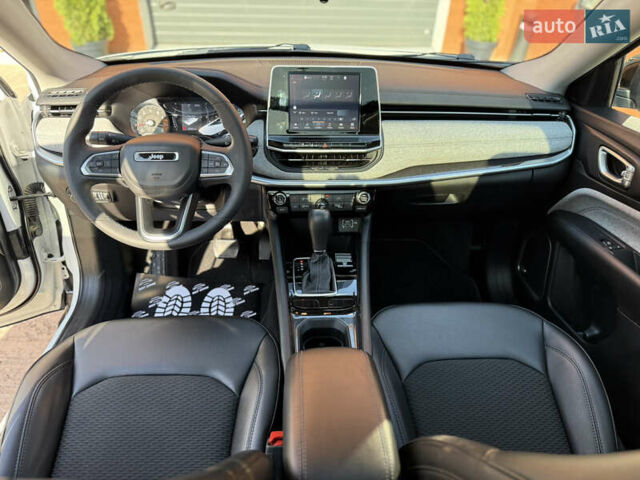 Джип Compass 2023 у Івано-Франківську на Automoto.ua Білий Джип Compass, об'ємом двигуна 2.36 л та пробігом 29 тис. км за 18999 $, фото 7 на Automoto.ua