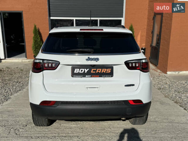 Джип Compass 2023 у Івано-Франківську на Automoto.ua Білий Джип Compass, об'ємом двигуна 2.36 л та пробігом 29 тис. км за 18999 $, фото 3 на Automoto.ua