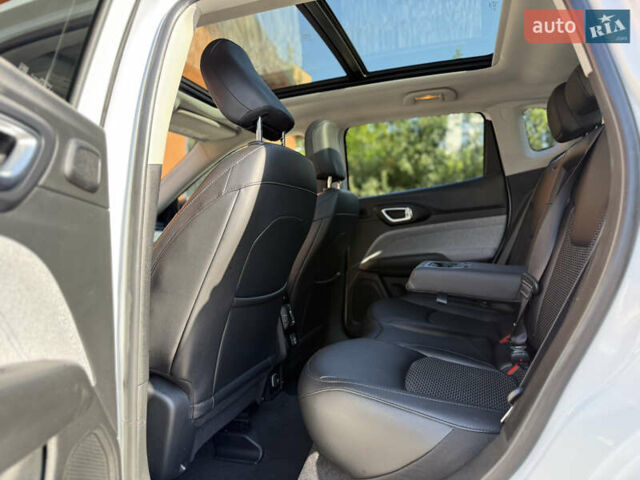 Джип Compass 2023 у Івано-Франківську на Automoto.ua Білий Джип Compass, об'ємом двигуна 2.36 л та пробігом 29 тис. км за 18999 $, фото 6 на Automoto.ua