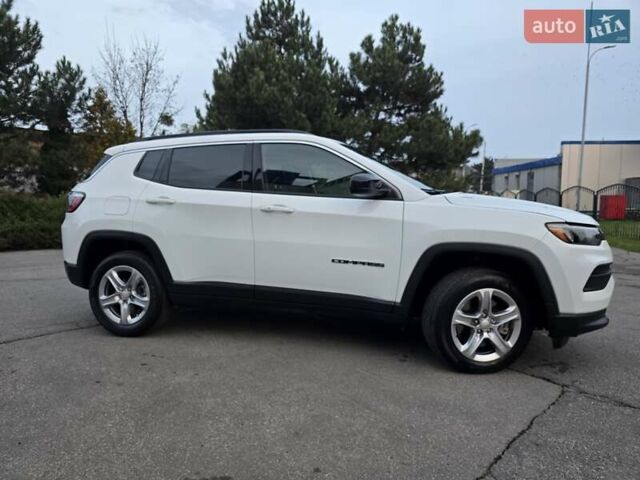 Белый Джип Компас, объемом двигателя 2 л и пробегом 46 тыс. км за 19800 $, фото 9 на Automoto.ua