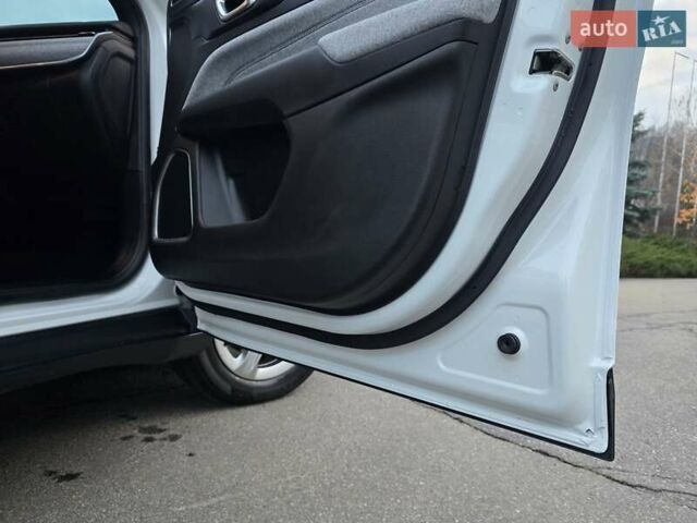 Белый Джип Компас, объемом двигателя 2 л и пробегом 46 тыс. км за 19800 $, фото 24 на Automoto.ua