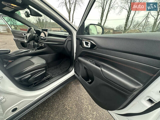 Белый Джип Компас, объемом двигателя 2 л и пробегом 80 тыс. км за 23000 $, фото 40 на Automoto.ua