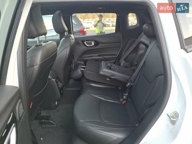 Белый Джип Компас, объемом двигателя 2 л и пробегом 45 тыс. км за 16999 $, фото 15 на Automoto.ua