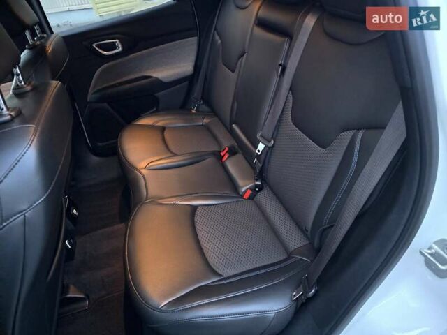 Белый Джип Компас, объемом двигателя 2 л и пробегом 46 тыс. км за 19800 $, фото 70 на Automoto.ua