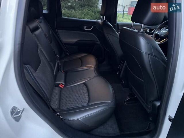 Белый Джип Компас, объемом двигателя 2 л и пробегом 46 тыс. км за 19800 $, фото 41 на Automoto.ua