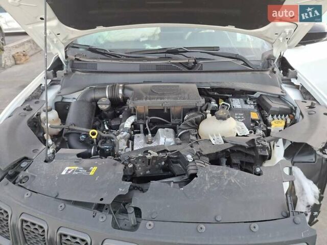 Белый Джип Компас, объемом двигателя 2 л и пробегом 45 тыс. км за 16999 $, фото 3 на Automoto.ua