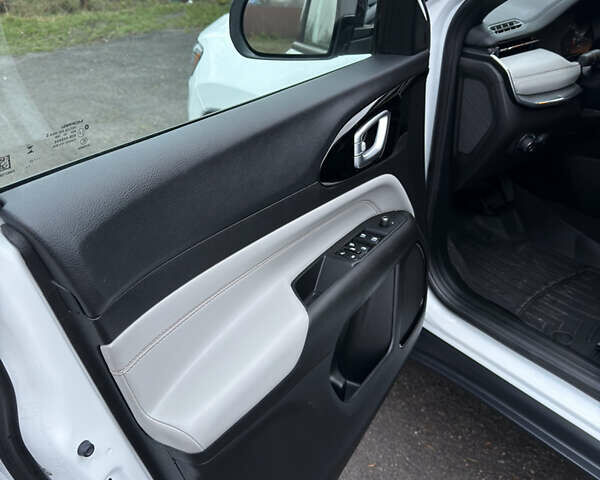 Белый Джип Компас, объемом двигателя 2 л и пробегом 30 тыс. км за 21999 $, фото 45 на Automoto.ua