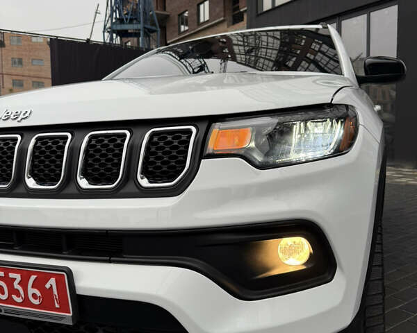 Белый Джип Компас, объемом двигателя 2 л и пробегом 84 тыс. км за 22700 $, фото 12 на Automoto.ua