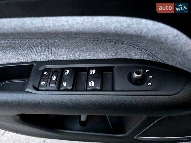 Белый Джип Компас, объемом двигателя 2 л и пробегом 46 тыс. км за 19800 $, фото 49 на Automoto.ua