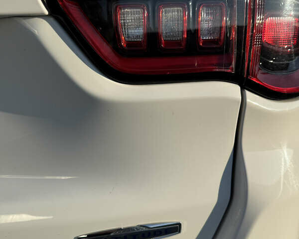 Білий Джип Compass, об'ємом двигуна 2 л та пробігом 122 тис. км за 18400 $, фото 12 на Automoto.ua