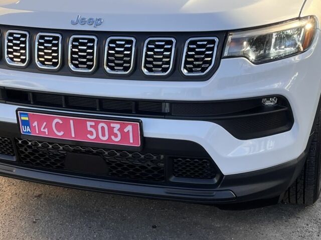 Білий Джип Compass, об'ємом двигуна 2 л та пробігом 45 тис. км за 21500 $, фото 2 на Automoto.ua