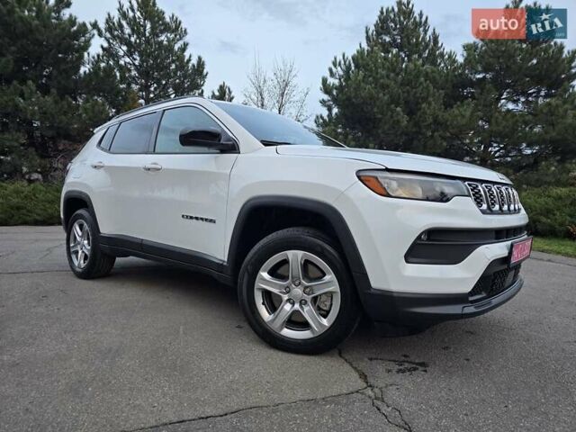 Белый Джип Компас, объемом двигателя 2 л и пробегом 46 тыс. км за 19800 $, фото 2 на Automoto.ua