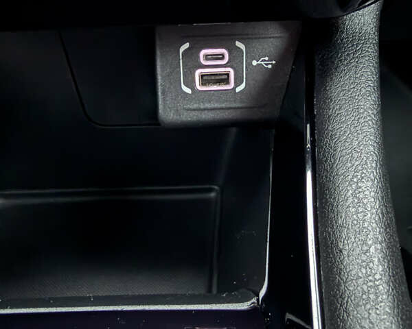 Белый Джип Компас, объемом двигателя 2 л и пробегом 30 тыс. км за 21999 $, фото 37 на Automoto.ua