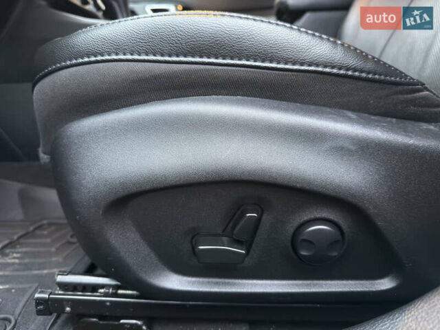 Белый Джип Компас, объемом двигателя 2 л и пробегом 30 тыс. км за 21999 $, фото 43 на Automoto.ua