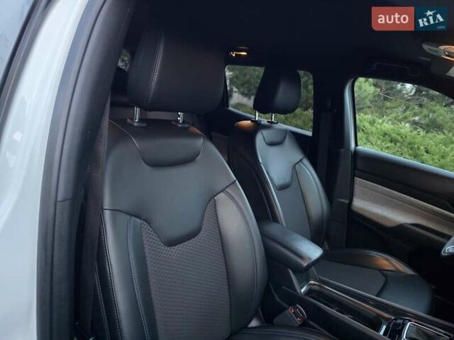 Белый Джип Компас, объемом двигателя 2 л и пробегом 46 тыс. км за 19800 $, фото 27 на Automoto.ua