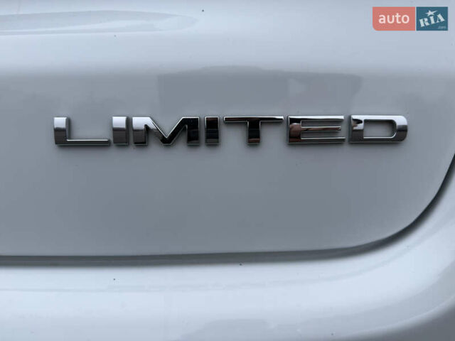 Белый Джип Компас, объемом двигателя 2 л и пробегом 30 тыс. км за 21999 $, фото 10 на Automoto.ua