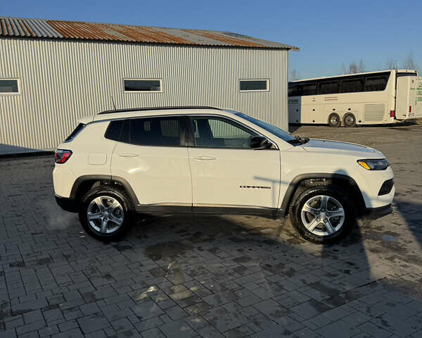 Білий Джип Compass, об'ємом двигуна 2 л та пробігом 122 тис. км за 18400 $, фото 3 на Automoto.ua