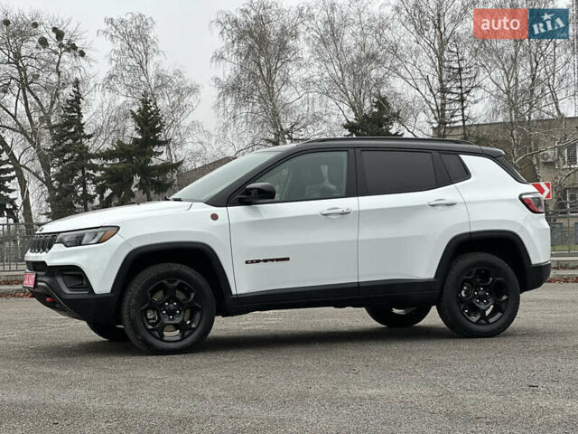 Белый Джип Компас, объемом двигателя 2 л и пробегом 80 тыс. км за 23000 $, фото 4 на Automoto.ua