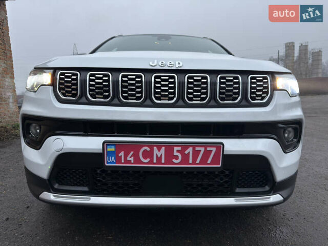 Белый Джип Компас, объемом двигателя 2 л и пробегом 30 тыс. км за 21999 $, фото 39 на Automoto.ua
