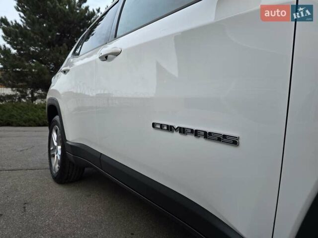 Белый Джип Компас, объемом двигателя 2 л и пробегом 46 тыс. км за 19800 $, фото 8 на Automoto.ua