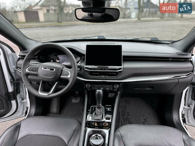 Белый Джип Компас, объемом двигателя 2 л и пробегом 80 тыс. км за 23000 $, фото 41 на Automoto.ua