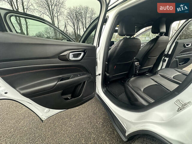 Белый Джип Компас, объемом двигателя 2 л и пробегом 80 тыс. км за 23000 $, фото 43 на Automoto.ua