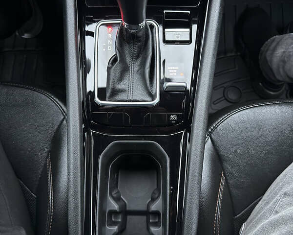 Белый Джип Компас, объемом двигателя 2 л и пробегом 30 тыс. км за 21999 $, фото 38 на Automoto.ua