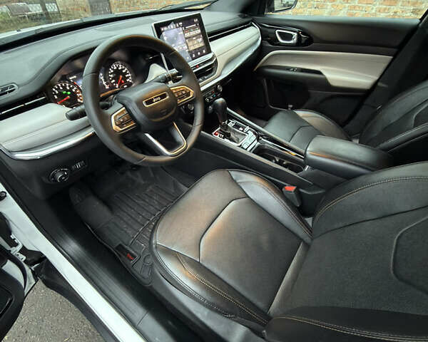 Белый Джип Компас, объемом двигателя 2 л и пробегом 30 тыс. км за 21999 $, фото 41 на Automoto.ua