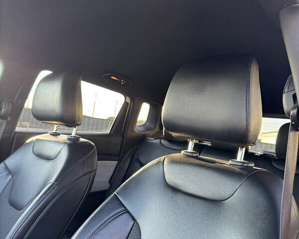 Білий Джип Compass, об'ємом двигуна 2 л та пробігом 122 тис. км за 18400 $, фото 19 на Automoto.ua