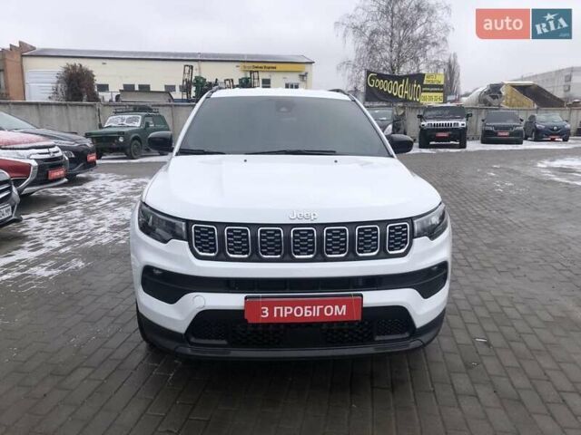 Белый Джип Компас, объемом двигателя 2 л и пробегом 46 тыс. км за 20900 $, фото 2 на Automoto.ua