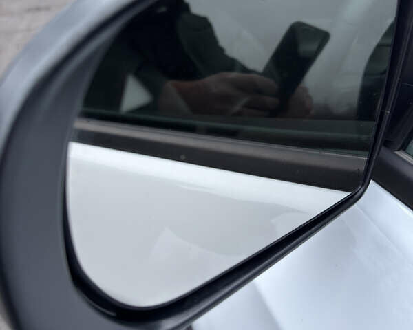 Белый Джип Компас, объемом двигателя 2 л и пробегом 30 тыс. км за 21999 $, фото 58 на Automoto.ua