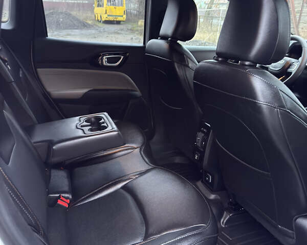 Белый Джип Компас, объемом двигателя 2 л и пробегом 30 тыс. км за 21999 $, фото 60 на Automoto.ua